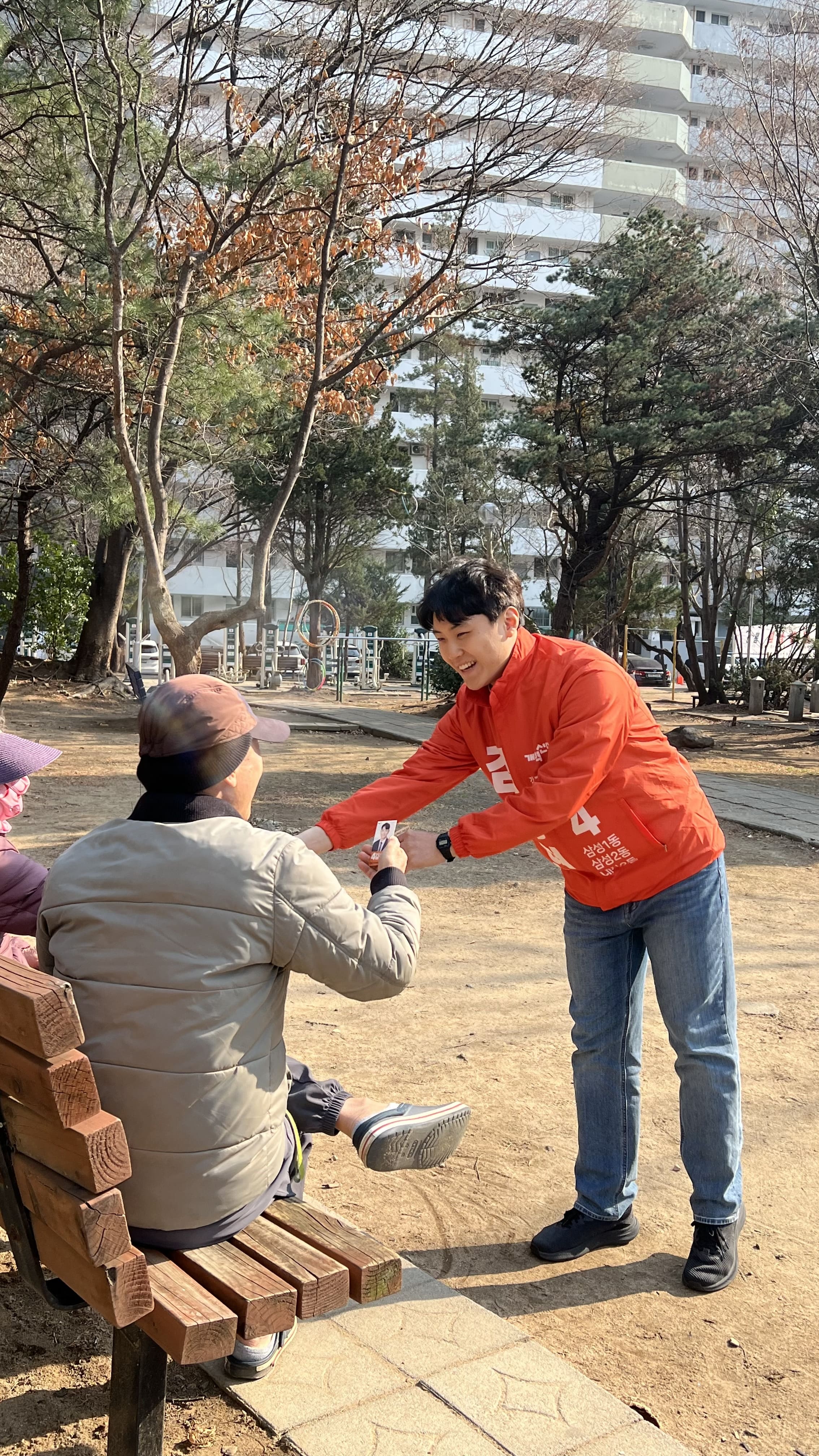 강남 4대째 김동현, 땅 지키는 조종사의 정치 도전